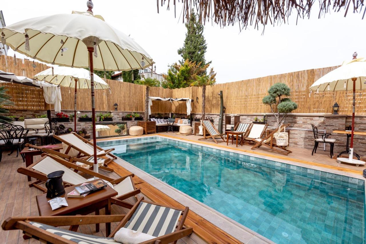 Parna Hotel Cunda Bagian luar foto