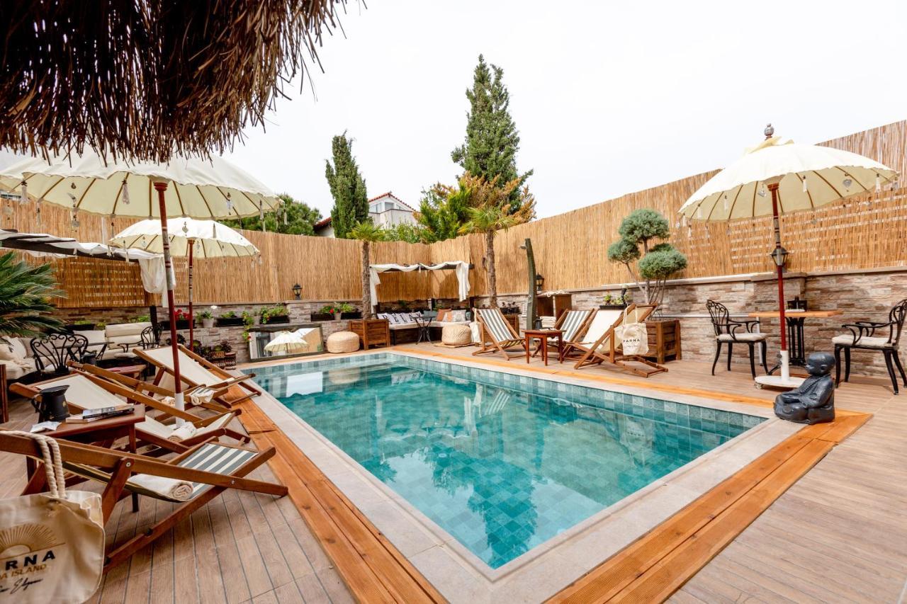 Parna Hotel Cunda Bagian luar foto