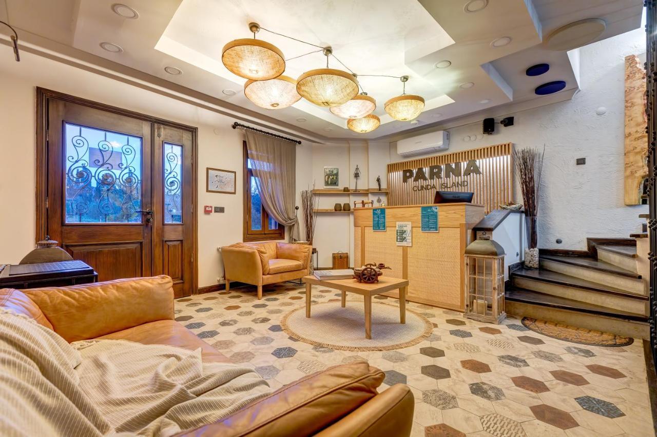 Parna Hotel Cunda Bagian luar foto