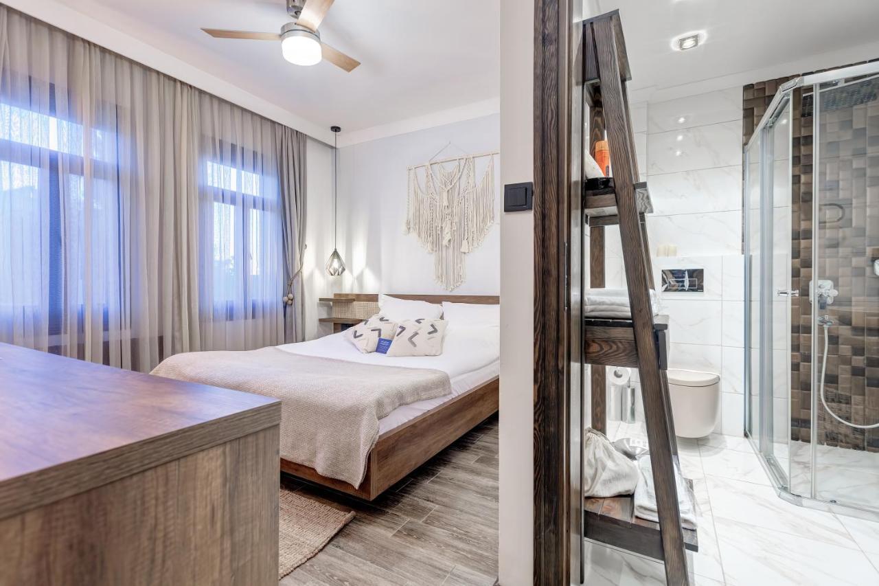 Parna Hotel Cunda Bagian luar foto