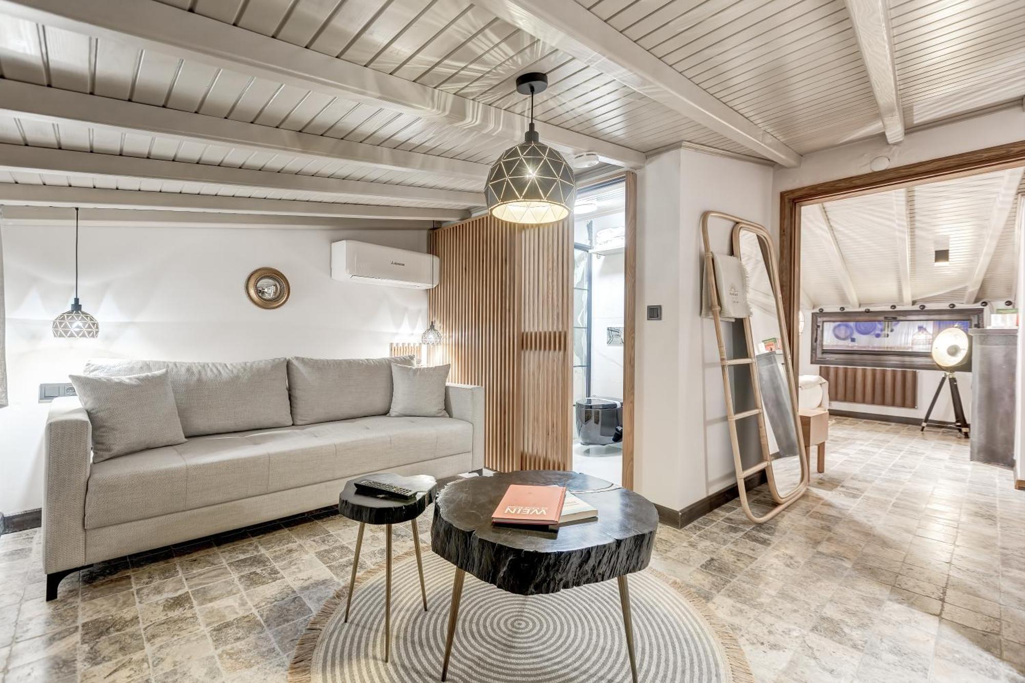 Parna Hotel Cunda Ruang foto