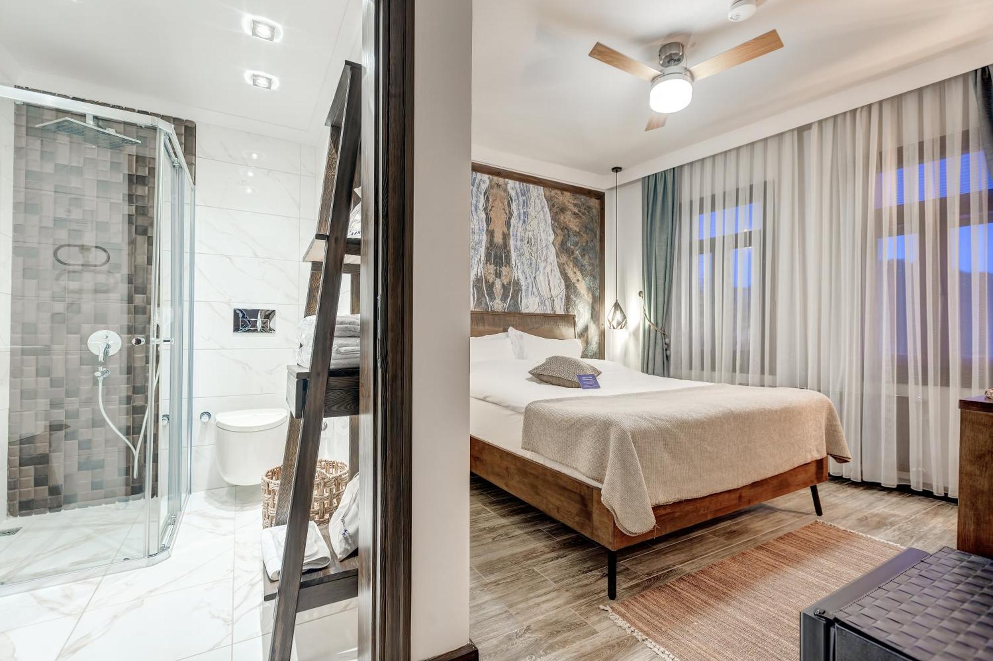 Parna Hotel Cunda Ruang foto