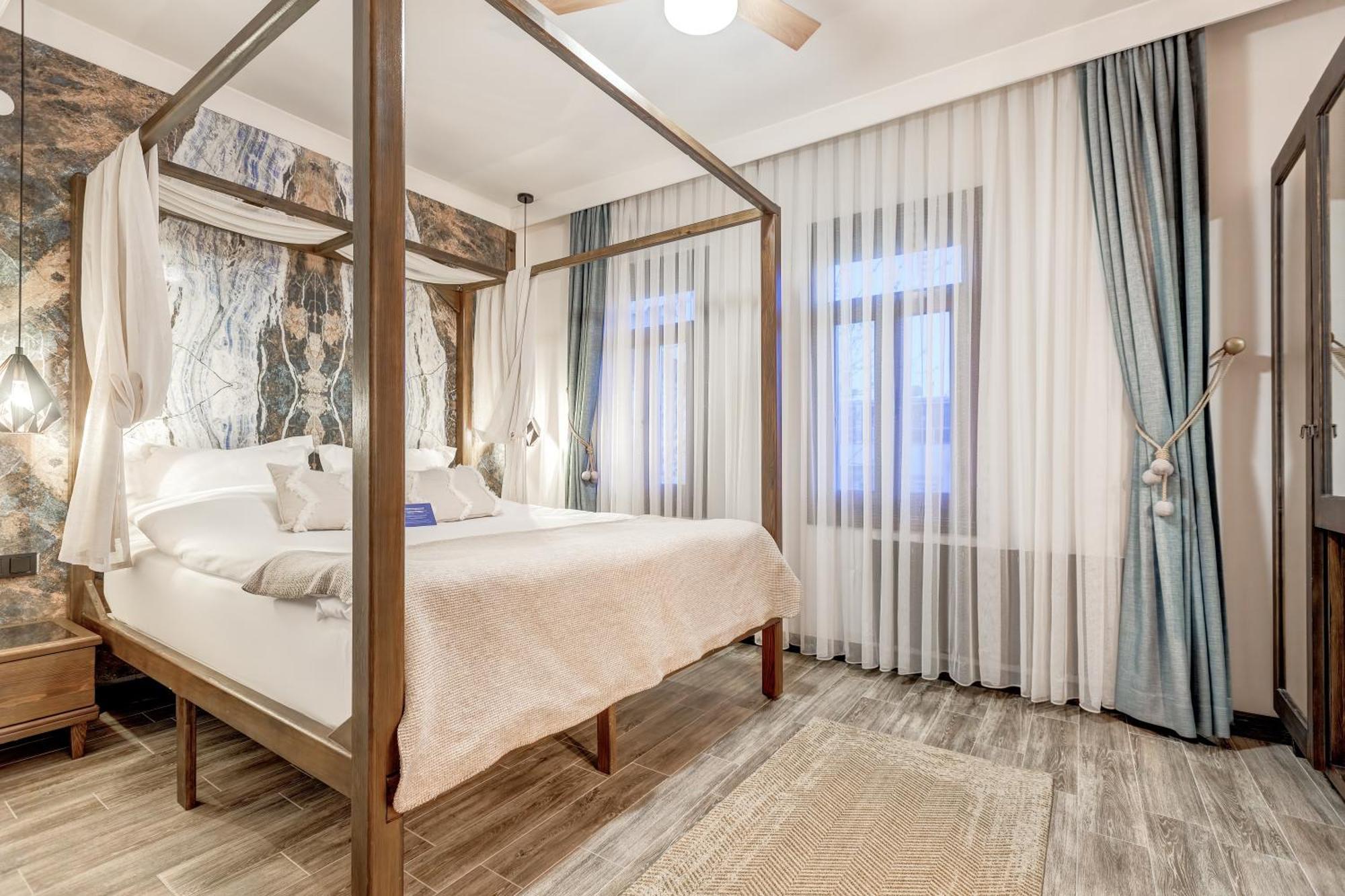 Parna Hotel Cunda Ruang foto