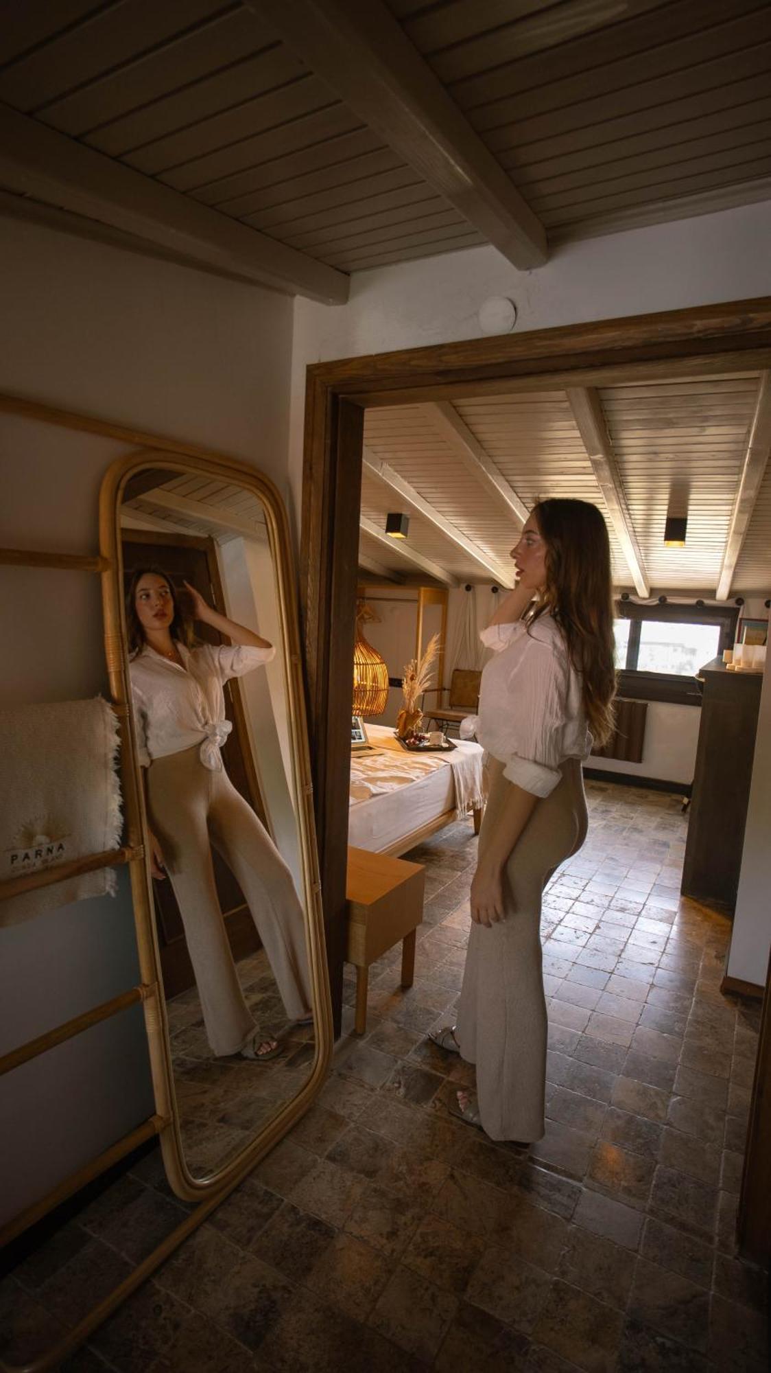 Parna Hotel Cunda Ruang foto